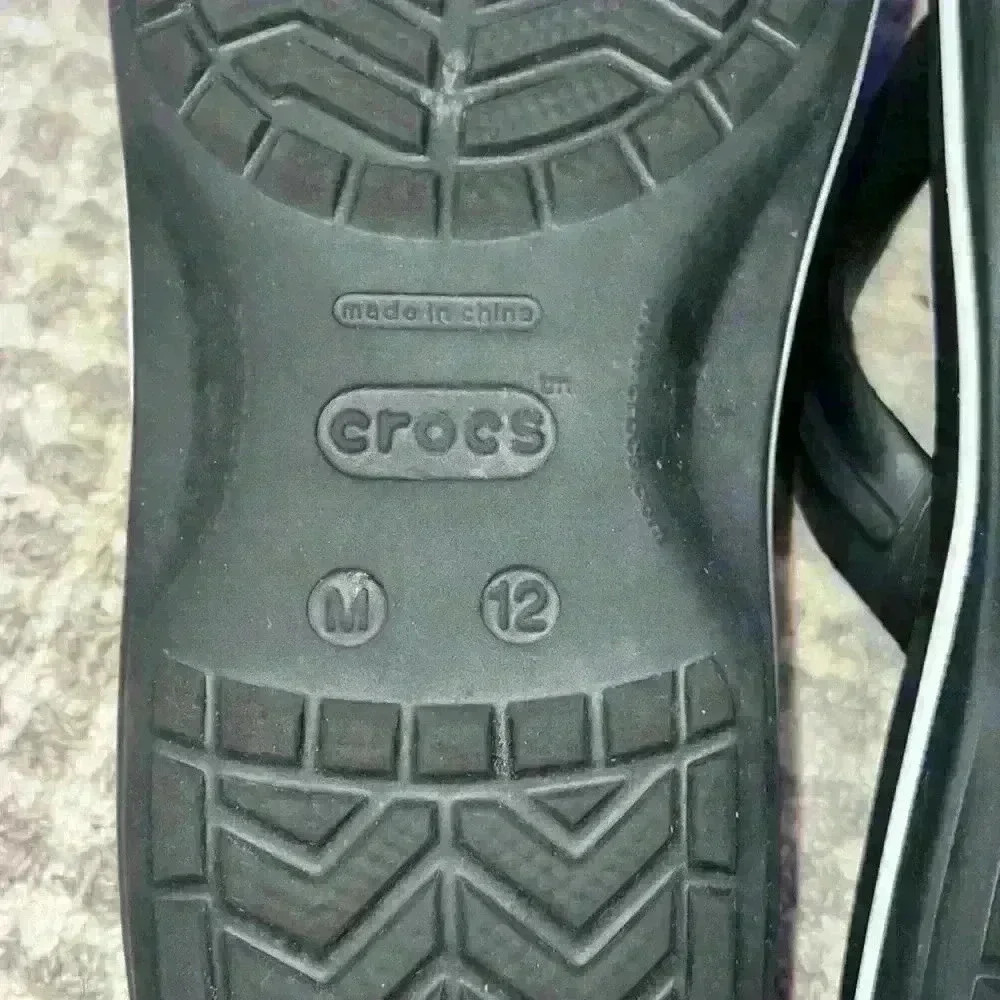 Crocs Crocband Flip Flops Black White Unisex Size M12 W14 Sandals - Picture 6 of 8